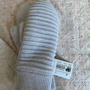 Lululemon mittens